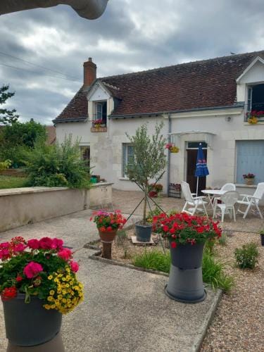 Les mimosas Hotel in Centre-Val de Loire