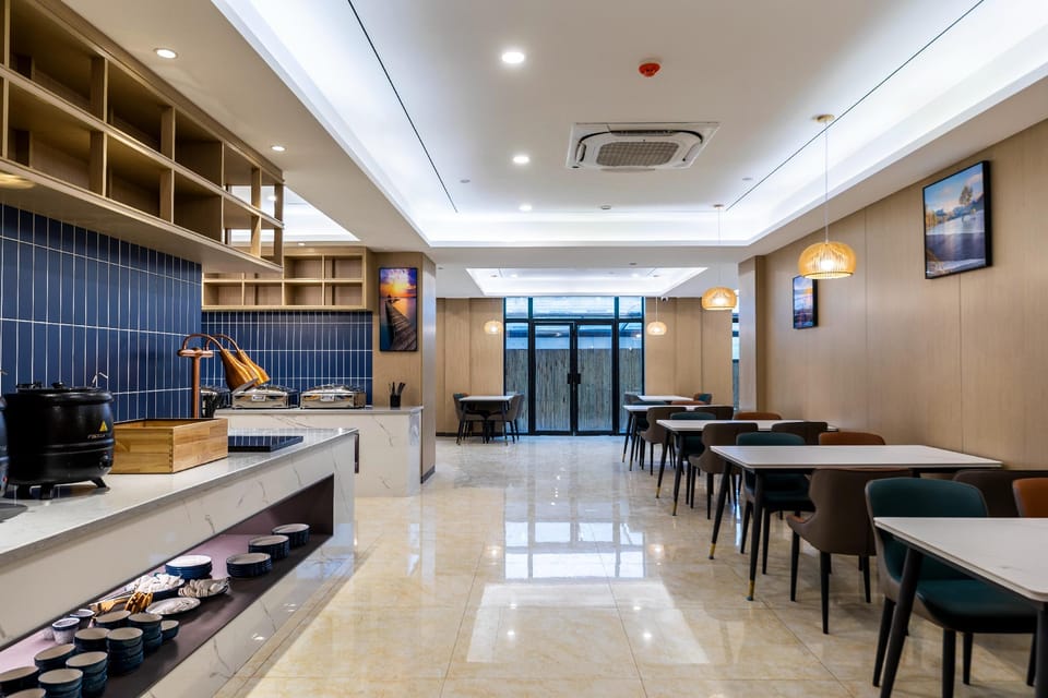 Starway Hotel Kunshan Qiandeng Ancient Town Hotel in Shanghai