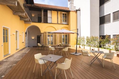 Palazzo Canetti Locarno - Piazza Grande - Suites & Rooms - Easy Self Check-In Hotel in Locarno