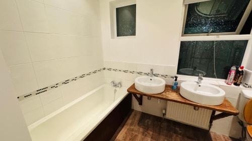 Boulevard double room in shared accommodation Hotel in Hull