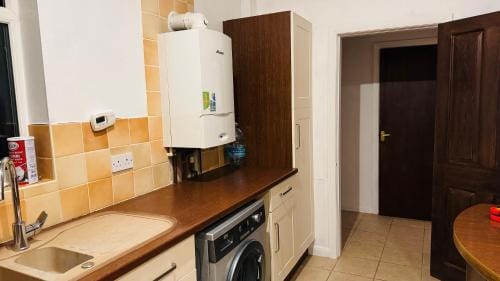 Boulevard double room in shared accommodation Hotel in Hull