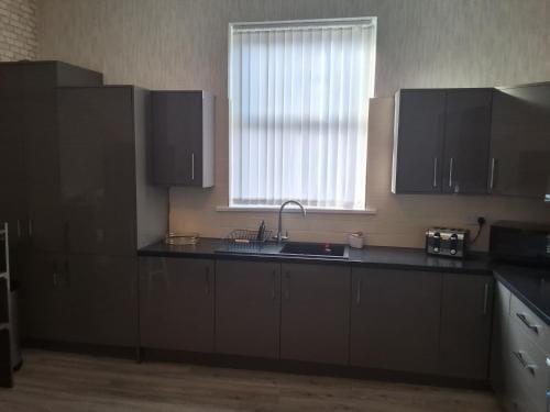 Zak Air B&B Stay 9 people's Hotel in Birmingham