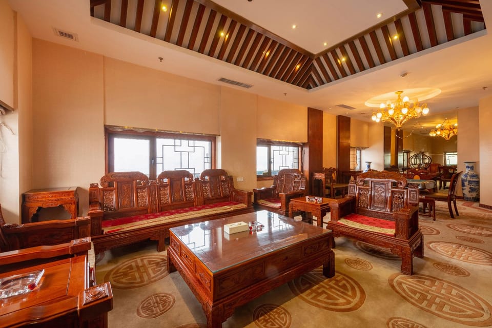 Vienna International Hotel Xi'an Big Wild Goose Pagoda Datang Everbright City Hotel in Xian
