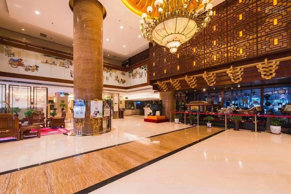 Vienna International Hotel Xi'an Big Wild Goose Pagoda Datang Everbright City Hotel in Xian