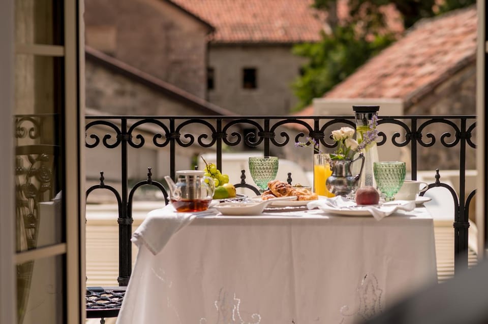 Kerber-Graz 1860 Hotel in Kotor