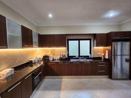 Majestic Seaside Pool Villa Hotel in Pattaya City