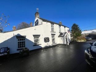 Beautiful Village, dog friendly & private garden Hotel in Forest of Dean