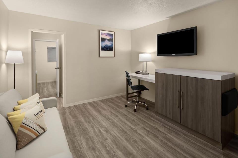 Suite room