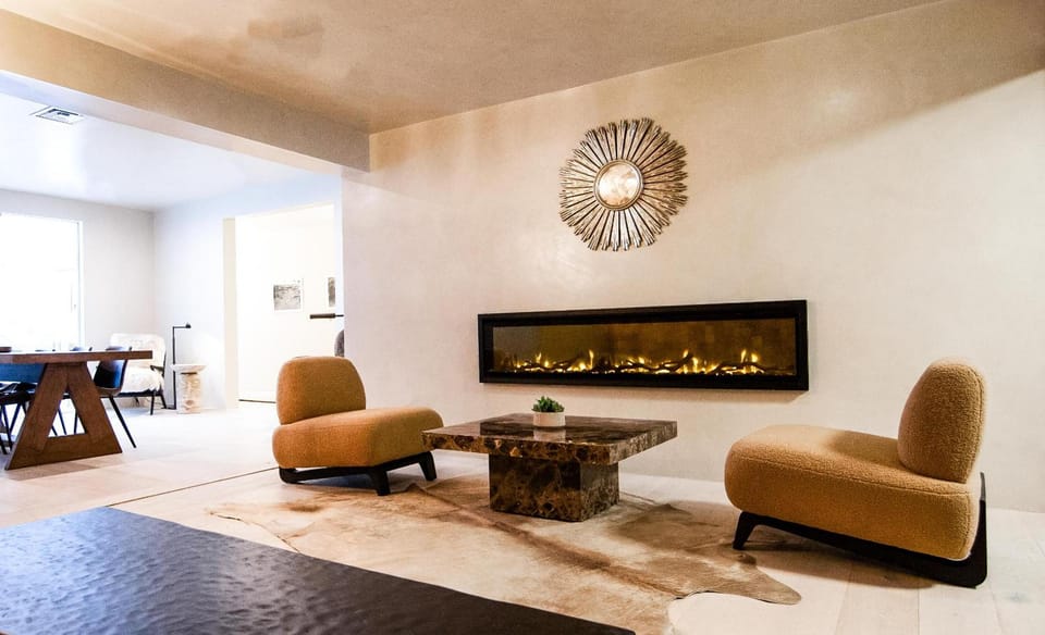 Shared lounge/TV area