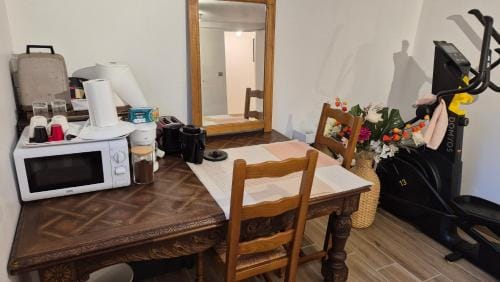 Chambres meublees, Tv sdb wc et acces privatifs Hotel in Saint-Maur-des-Fossés