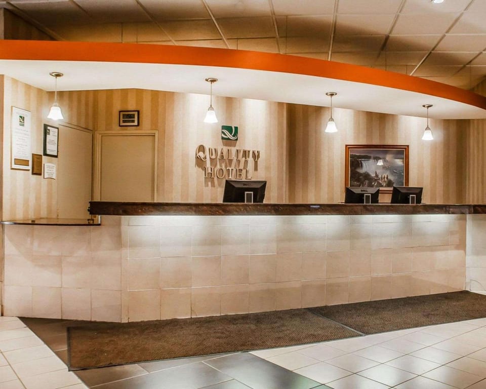 Quality Hotel & Suites At The Falls Hotel in Niagara Falls