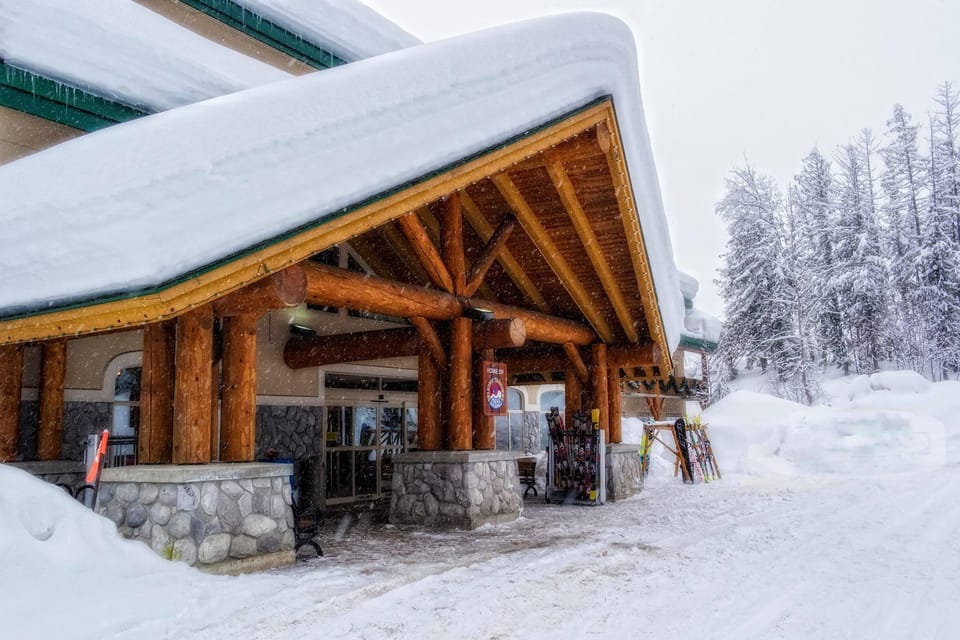Coast Hillcrest Hotel Hotel in Revelstoke