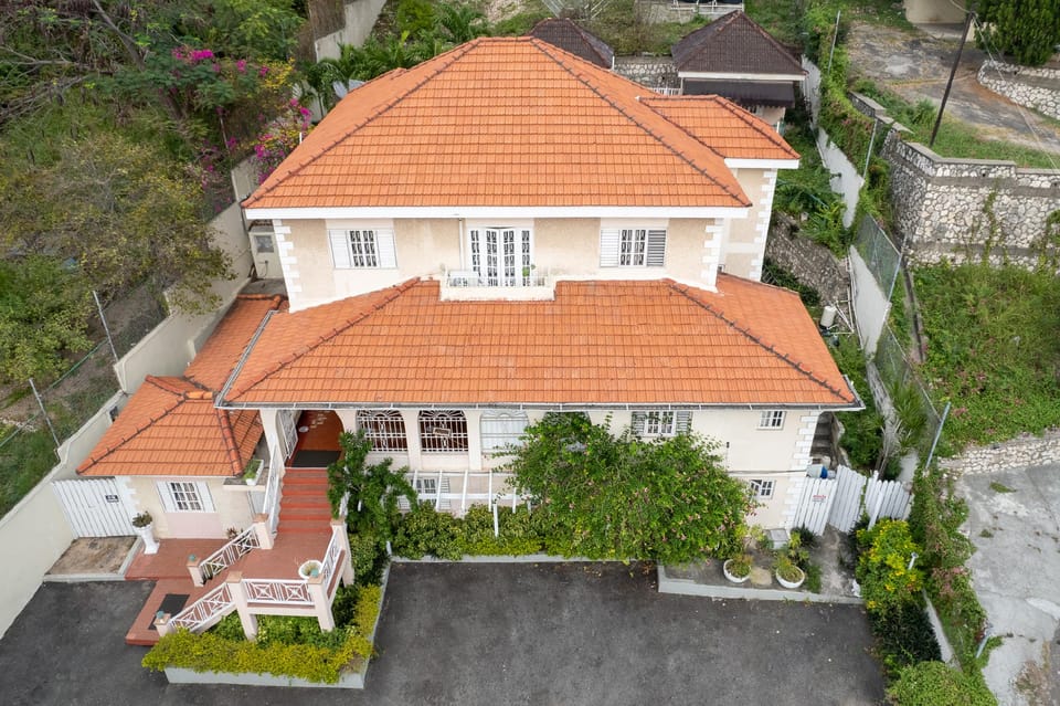Jasmine Inn Hotel in Kingston