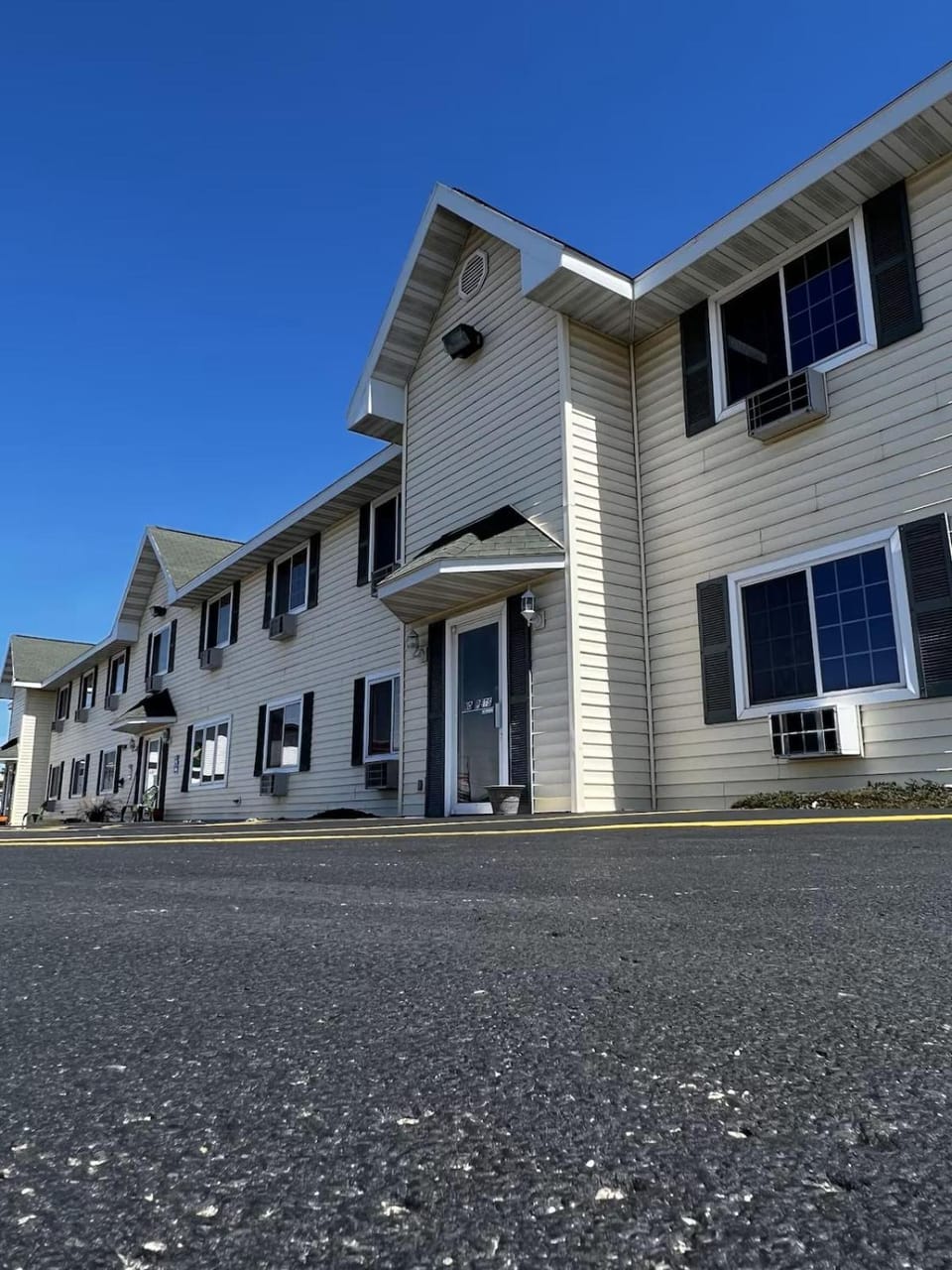 Budget Host Inn & Suites Hotel in Escanaba