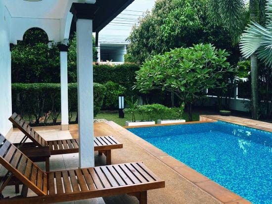Kesorn Charming Authentic Thai Pool Villa Phuket Hotel in Rawai
