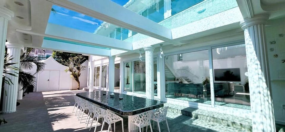 STARLAND Luxury Pool Villa Pattaya Walking Street Hotel in Pattaya City