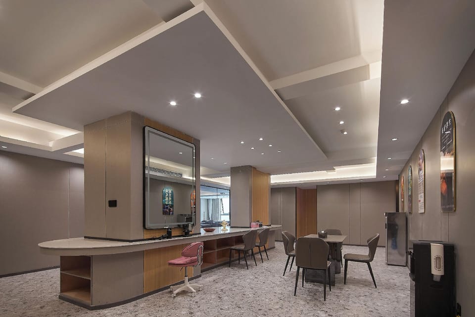 ALL IN LIGHT LUXURY HOTEL Hotel in Phnom Penh Province