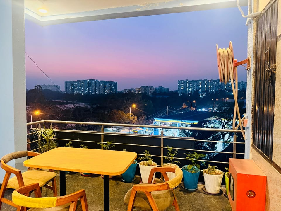Blue Rocks Suites, Sarjapur Road Hotel in Bengaluru