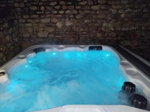 Aux Tilleuls de Renaison Hotel in Auvergne-Rhône-Alpes