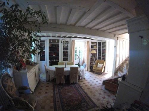 Clos de la Rose Hotel in Île-de-France