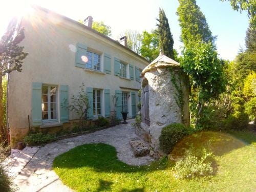 Clos de la Rose Hotel in Île-de-France