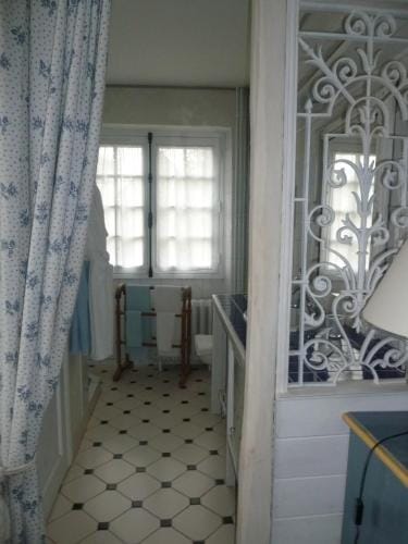 Clos de la Rose Hotel in Île-de-France
