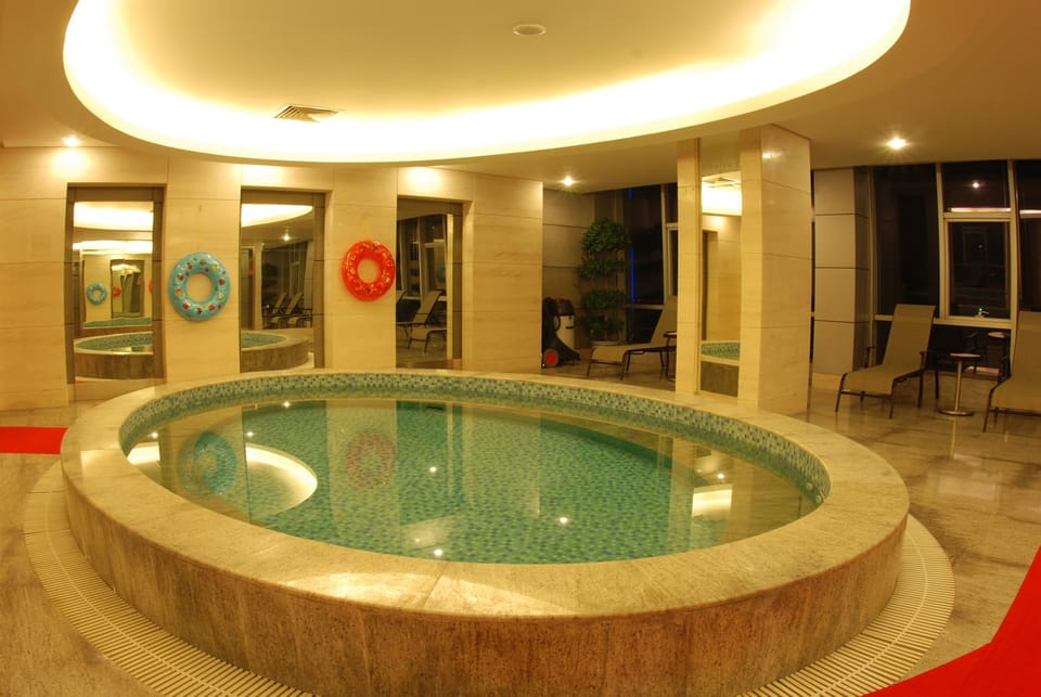 International  Hotel.LuoYang Hotel in China