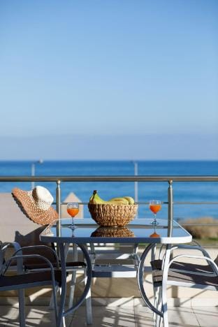 Oak Wood - Sea View Exclusive Maisonette Hotel in Crete