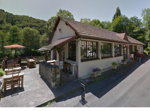 Hotel Restaurant Les Gorges de Chouvigny Hotel in Auvergne-Rhône-Alpes