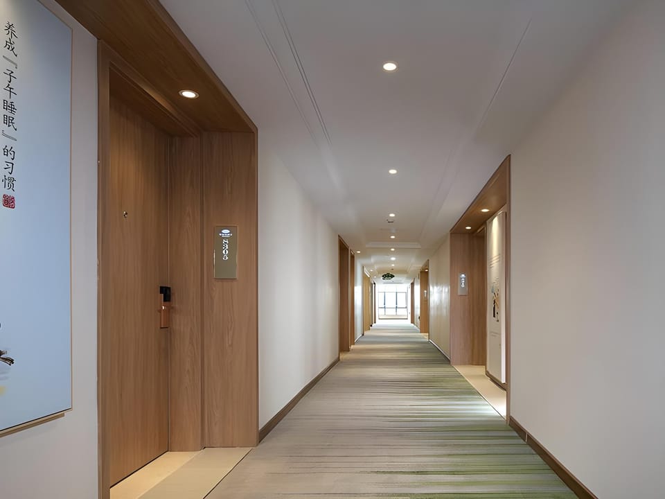 Vienna 3 Best Hotel Hangzhou Xiaoshan Airport Terminal Hotel in Hangzhou