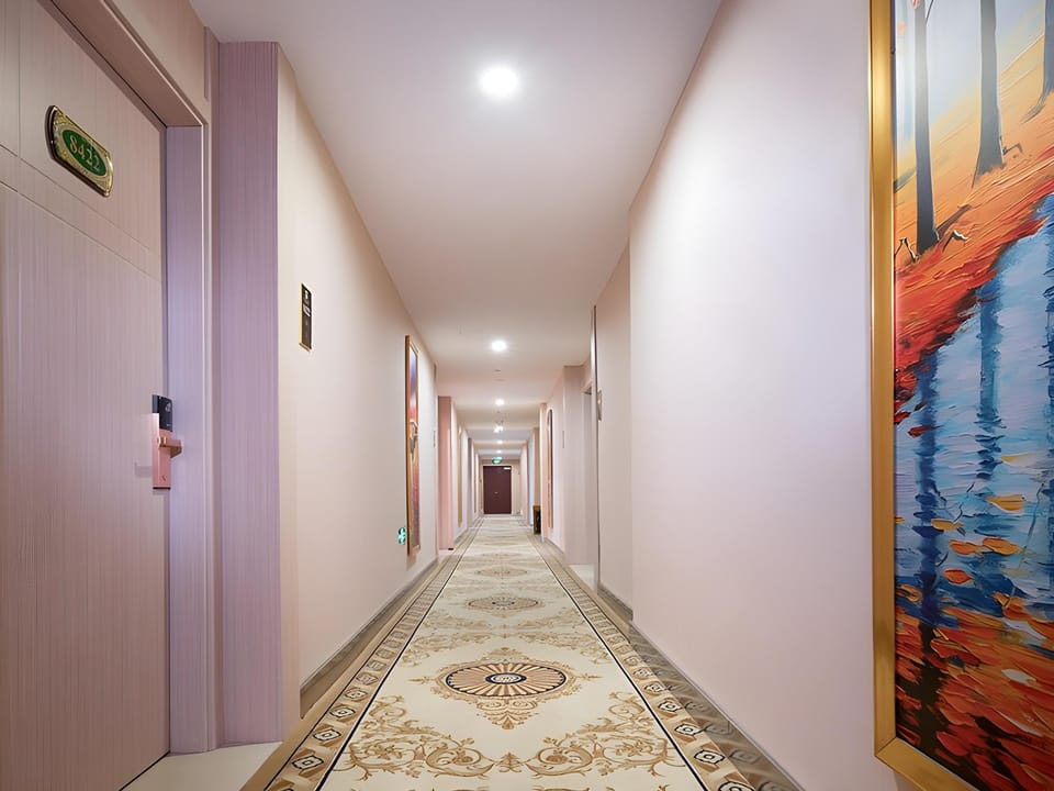 Vienna 3 Best Hotel Hangzhou south railway station xianghu scenic spot paradise Hotel in Hangzhou