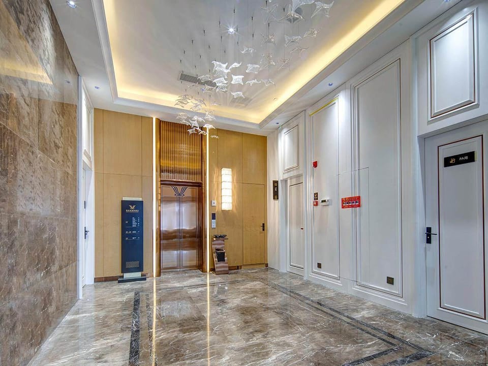 Vienna International Hotel QuzhouShuitingmen Guojin Center Hotel in Zhejiang