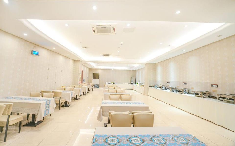 Vienna International Hotel  Zhejiang Jiaxing Longding Wanda Square Hotel in Zhejiang
