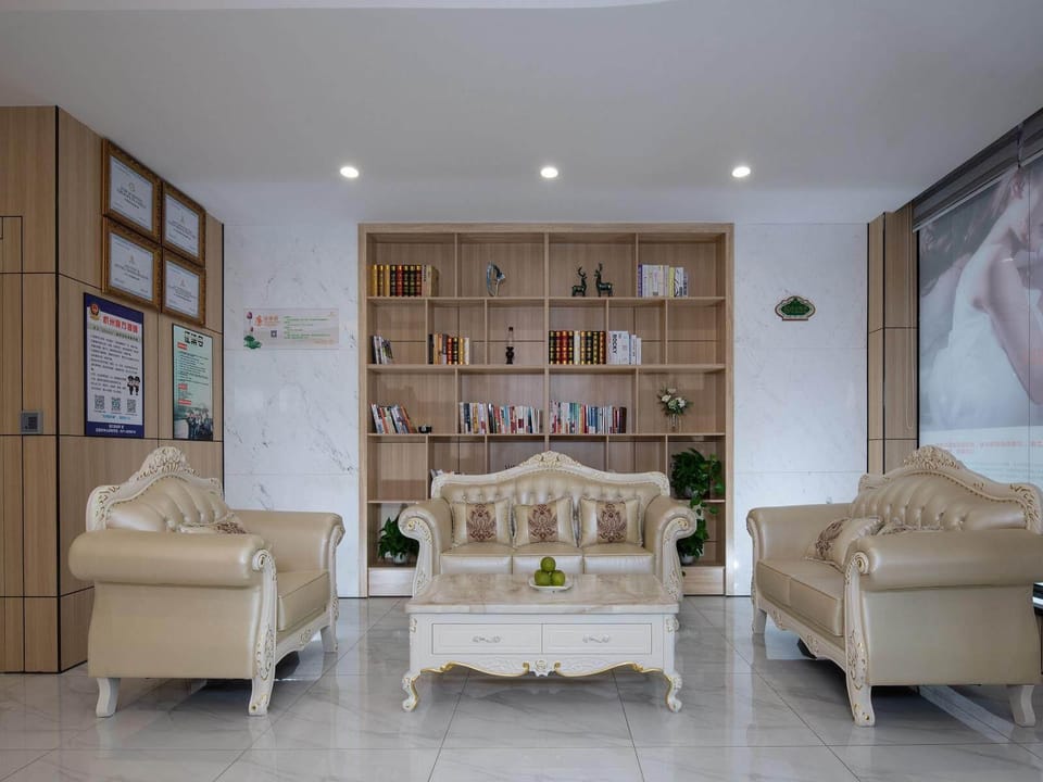 Vienna Classic Hotel Xiaoshan Airport Yongsheng Road metro Station Hotel in Hangzhou