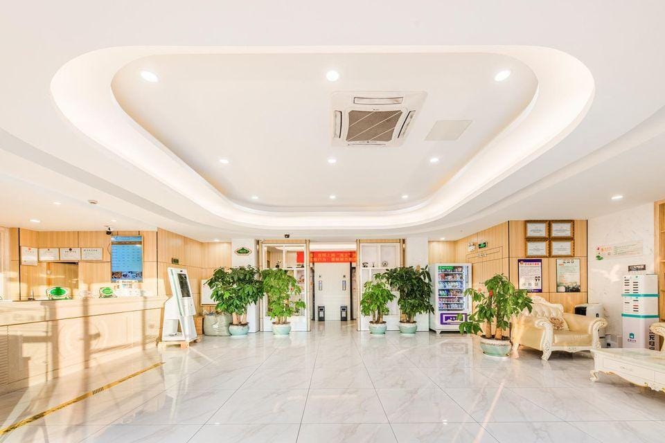 Vienna Classic Hotel Xiaoshan Airport Yongsheng Road metro Station Hotel in Hangzhou