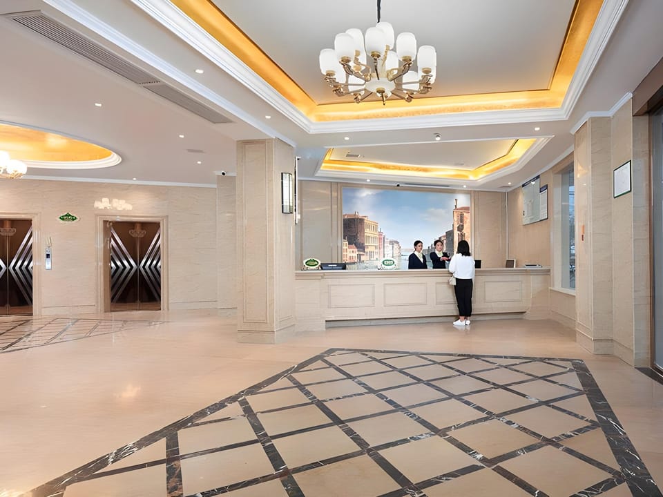 Vienna Classic Hotel Zhejiang Hengdian Yingshicheng Menghuangu Hotel in Zhejiang