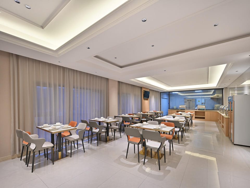 Vienna Hotel 5.0 Youtu Square, Huangjiabu Town, Yuyao Hotel in Zhejiang