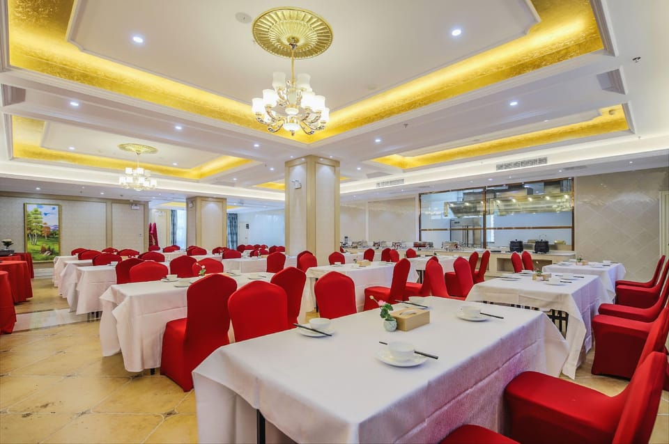 Vienna Hotel Jiaxing Pinghu Hotel in Shanghai
