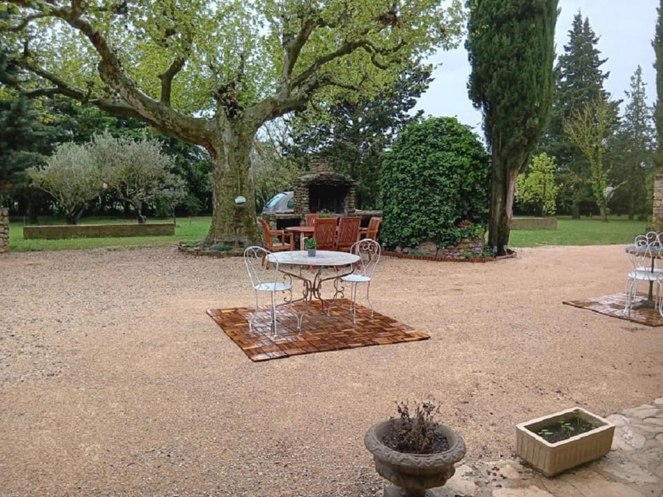 LE Mas Pacha Hotel in L'Isle-sur-la-Sorgue