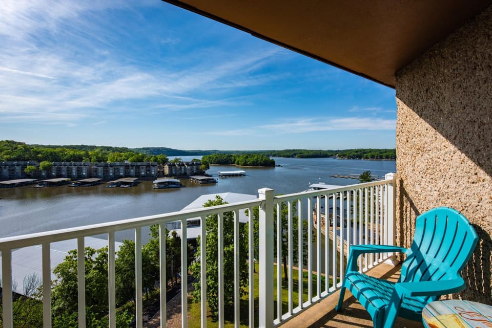 Margaritaville Lake Resort Lake of the Ozarks       Resort in Lake of the Ozarks