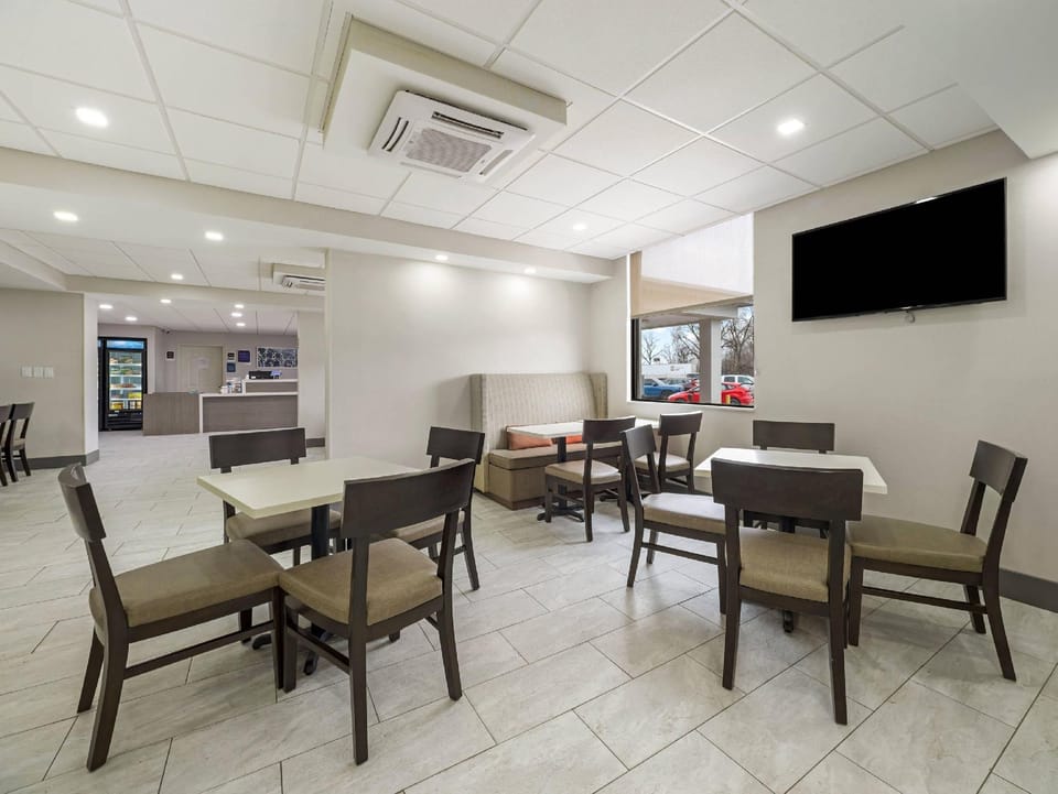 MainStay Suites Chambersburg Hotel in Chambersburg