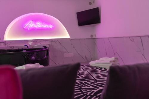 Antoine Suite Room Hotel in Bari