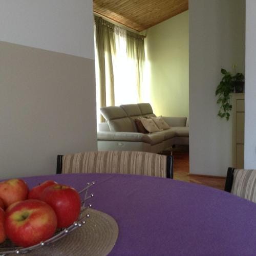 Apartments and rooms by the sea Drasnice, Makarska - 22573 Hotel in Split-Dalmatia County