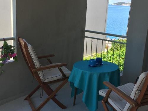 Apartments and rooms by the sea Drasnice, Makarska - 22573 Hotel in Split-Dalmatia County