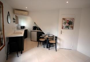 Studio - Confort Climatise - Le Refuge de Charles Hotel in Île-de-France