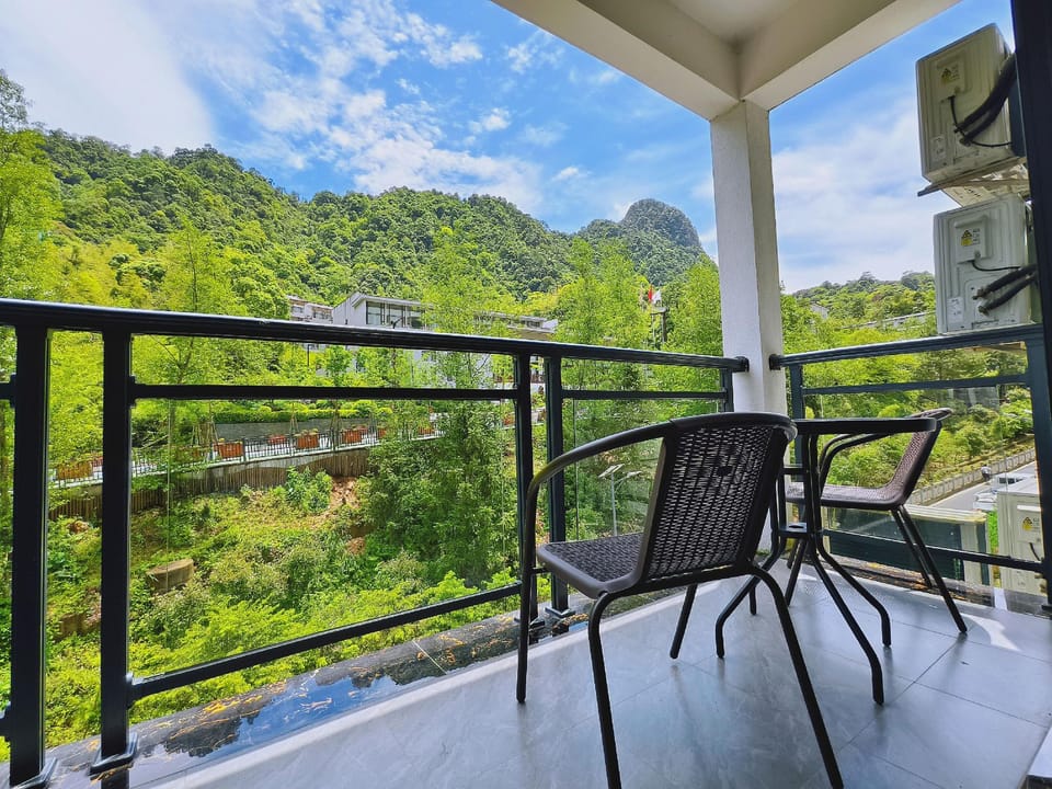 Chengcheng Homestay - A Beautiful Resort with Mountain Views (Sanqingshan Scenic Area Branch) Hotel in Zhejiang