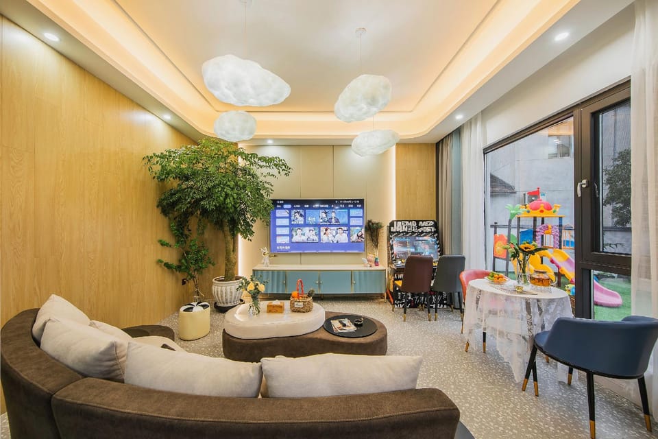 Wood-themed Stargazing Pool Family Camping Resort Villa (Anji Zhebei Grand Canyon Rafting Branch) Hotel in Hangzhou