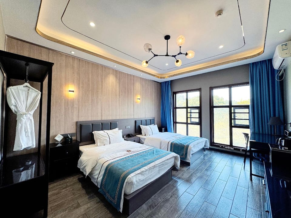 Zhihu Shushan Resort Hotel in Suzhou