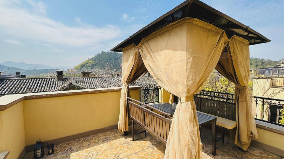 Anlin Mountain Tree Resort Villa Hotel in Zhejiang