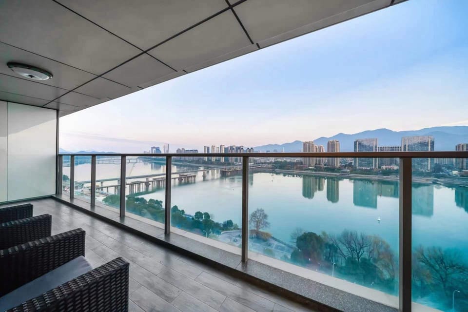 Blue Spring River Homestay Hotel in Hangzhou